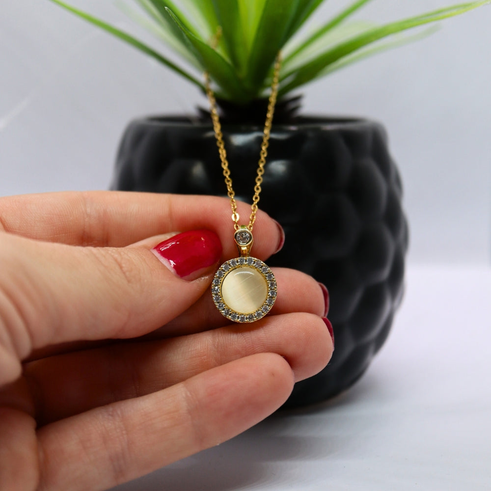 Anxiety Ketting (Parel) Goudkleurig Sfeerbeeld