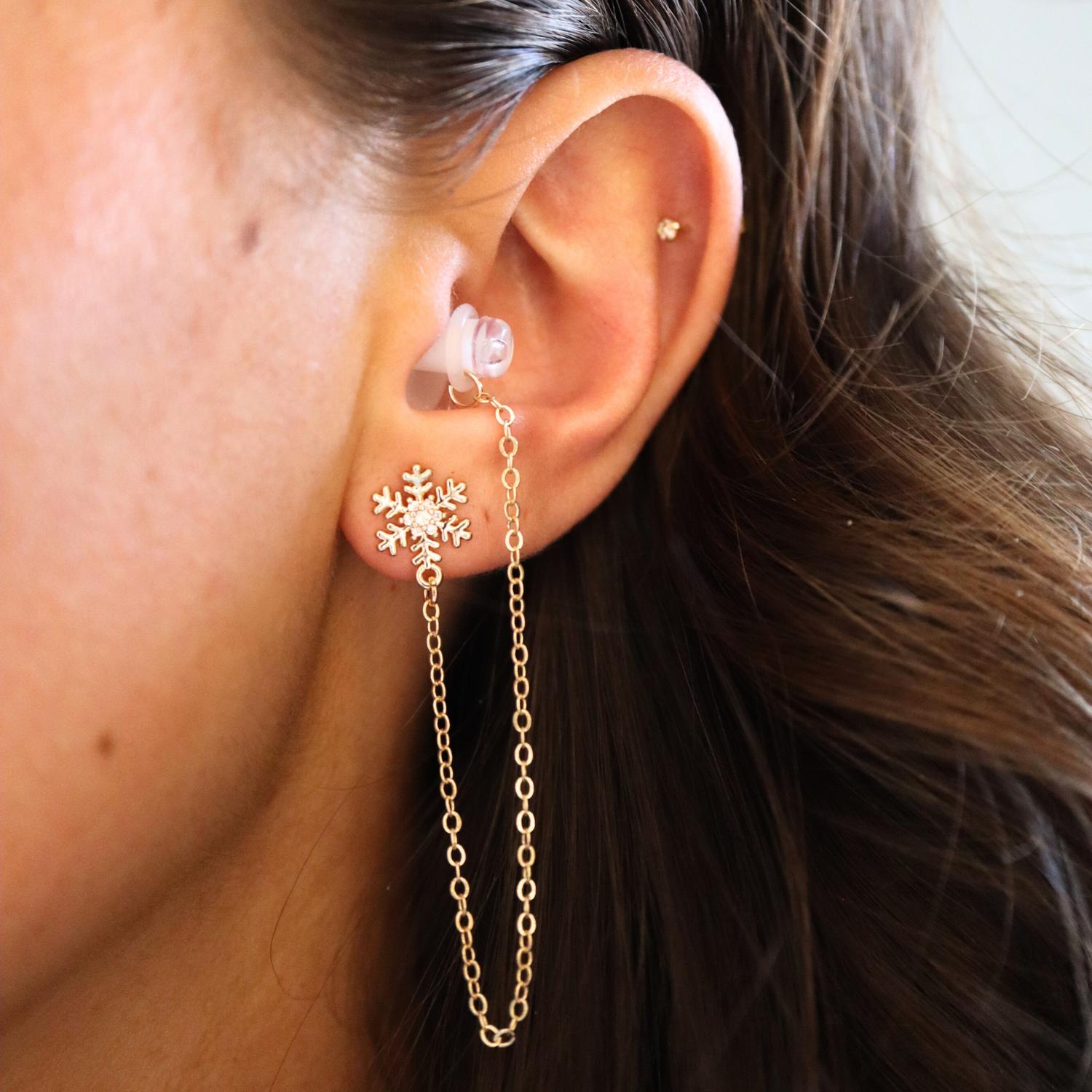 Oorbellen Voor Oordopjes (Sneeuwvlok) Goudkleurig in oor met oordoppen