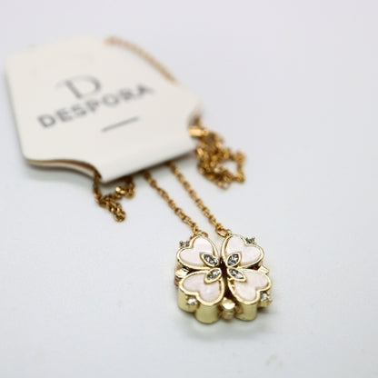 Klavertje vier ketting / hartjes ketting goud (parel) Sfeerbeeld