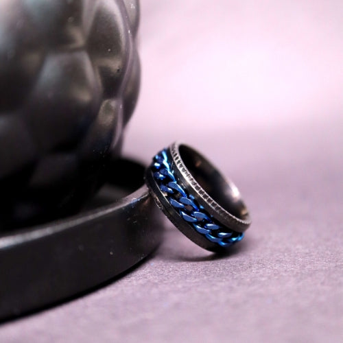Anxiety Ring (ketting) Zwart-Blauw Sfeerbeeld